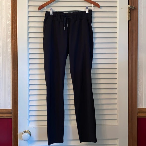 Lululemon On the Fly 7/8 pants - Picture 3 of 12